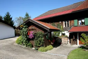 House with garden - Image 4