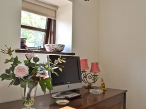 Cottage with garden - Image 3