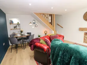 Family-oriented cottage with terrace & garden | Pet-friendly - Image 3