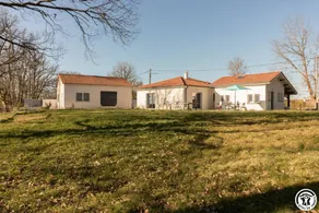 Gite with garden, terrace & hot tub - Image 3