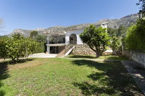Villa with private pool, BBQ & garden - Image 5