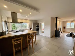 Fully equipped pleasant gite with garden & terrace - Image 3