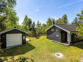 Child-friendly charming holiday home with BBQ, hot tub & terrace | Dogs allowed - Image 4
