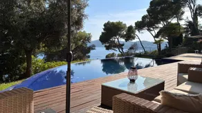 Family-friendly house with hot tub, garden & terrace | Sea view | Close to the beach | Good for workation - Image 3