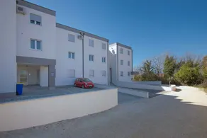 Fully equipped flat with garden | Dogs allowed - Image 2