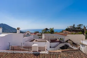 Holiday Home 'Casa Centro' with Sea View, Wi-Fi and Air Conditioning - Image 3