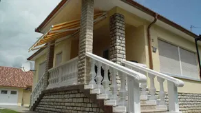 Pleasant house with terrace & garden - Image 3