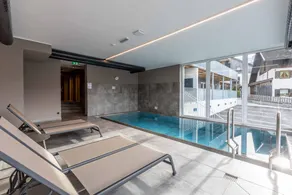Flat with terrace, pool & sauna - Image 2