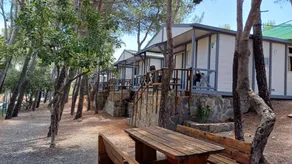 Bungalow mit Terrasse, Pool und Garten - Image 4
