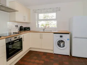 Cottage with garden - Image 5