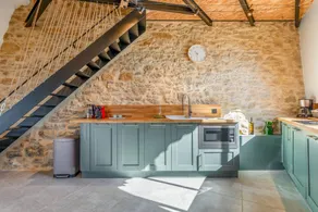 Maison avec jardin, piscine et terrasse | Vue jardin - Image 4