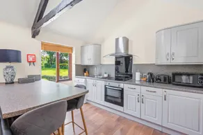 Cottage with garden - Image 4