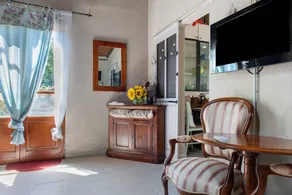 Cottage 'Il Nido' with Private Garden and Wi-Fi - Image 4