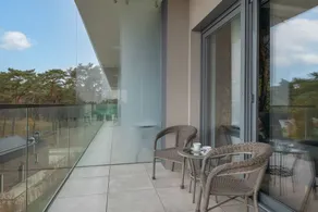 Flat with fast internet & terrace - Image 5