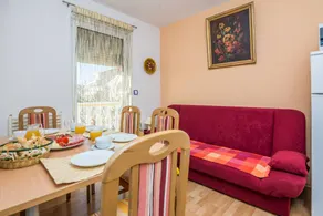 Holiday apartment with barbeque & garden | Garden view - Image 5