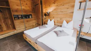 Holiday home with pool, jacuzzi & terrace | Garden view | Perfect for remote work - Image 5