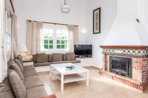Villa with BBQ, private pool & terrace | Beach nearby - Image 3