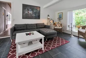 Holiday home with BBQ & terrace | Pets allowed - Image 4