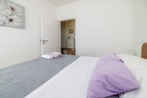 Apartamento vacacional con barbacoa, terraza y jardín | Vistas al jardín - Image 4