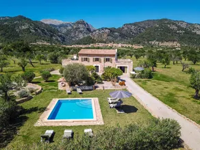 Villa mit Garten, Terrasse und privatem Pool - Image 2