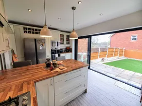 Dedicated room with garden - Image 3