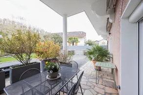 Apartment with terrace & garden | Garden view - Image 2