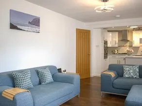 Cottage with garden - Image 4
