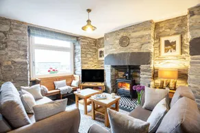 Children-friendly cottage with terrace & garden | Pet-friendly - Image 2