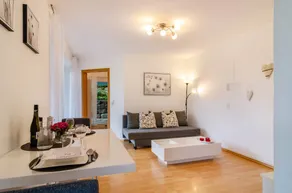 Holiday apartment with terrace | Garden view - Image 3