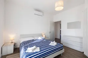 Apartment with garden | City view - Image 5