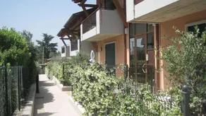 Appartement de vacances avec terrasse, piscine et jardin - Image 4