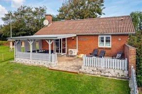 House with garden & terrace - Image 3