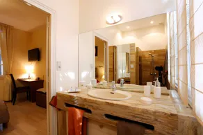 Lovely bed and breakfast with terrace, pool & garden | Garden view - Image 5