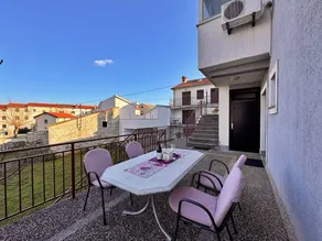 Fully equipped nice flat with terrace & garden | Garden view | Next to the beach | Dogs allowed - Image 3