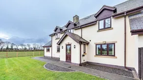 Fully equipped house with garden - Image 5