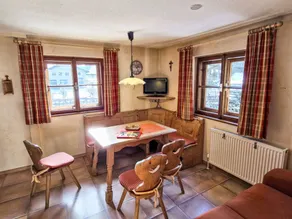 Flat with garden, barbecue & terrace - Image 2