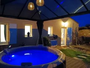 Casa con idromassaggio, barbecue e terrazza | Vista sul giardino | Perfetta per il lavoro da remoto - Image 3