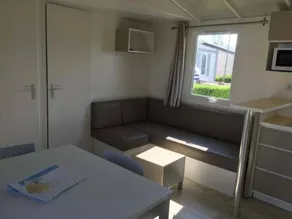 Camping suite with terrace, garden & heated pool - Image 4