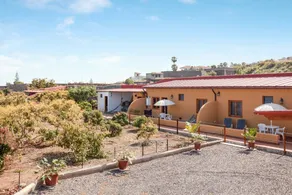 Lovely house with terrace, garden & pool | Mountain view | Beach nearby - Image 2