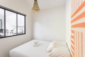 Apartment with terrace - Image 3