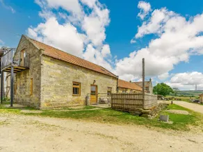 Cottage with garden - Image 2