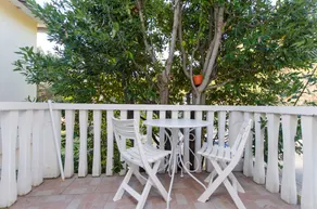 Apartment | Garden view - Image 5