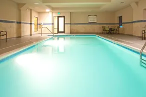 Condo with BBQ & pool - Image 4
