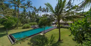 Villa with private pool & garden - Image 2
