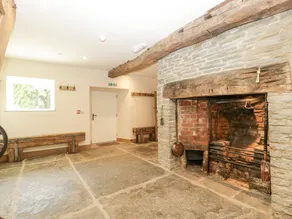 Family-friendly cottage with barbecue, garden & jacuzzi | Pets allowed - Image 4