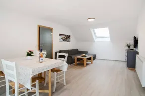 Apartment "Am Birnbaum" with Lovely Balcony and Wi-Fi - Image 3
