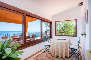 Villa adaptée aux familles avec terrasse et jardin | Vue jardin - Image 5