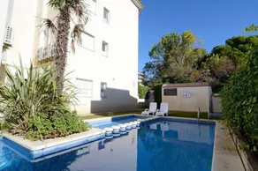Appartement de vacances avec piscine, jardin et terrasse - Image 2