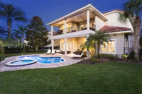 Charmante villa adaptée aux familles avec barbecue, piscine privée et jacuzzi | Vue golf - Image 3