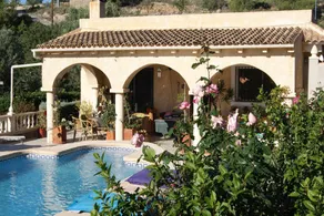 House with terrace, private pool & garden - Image 5